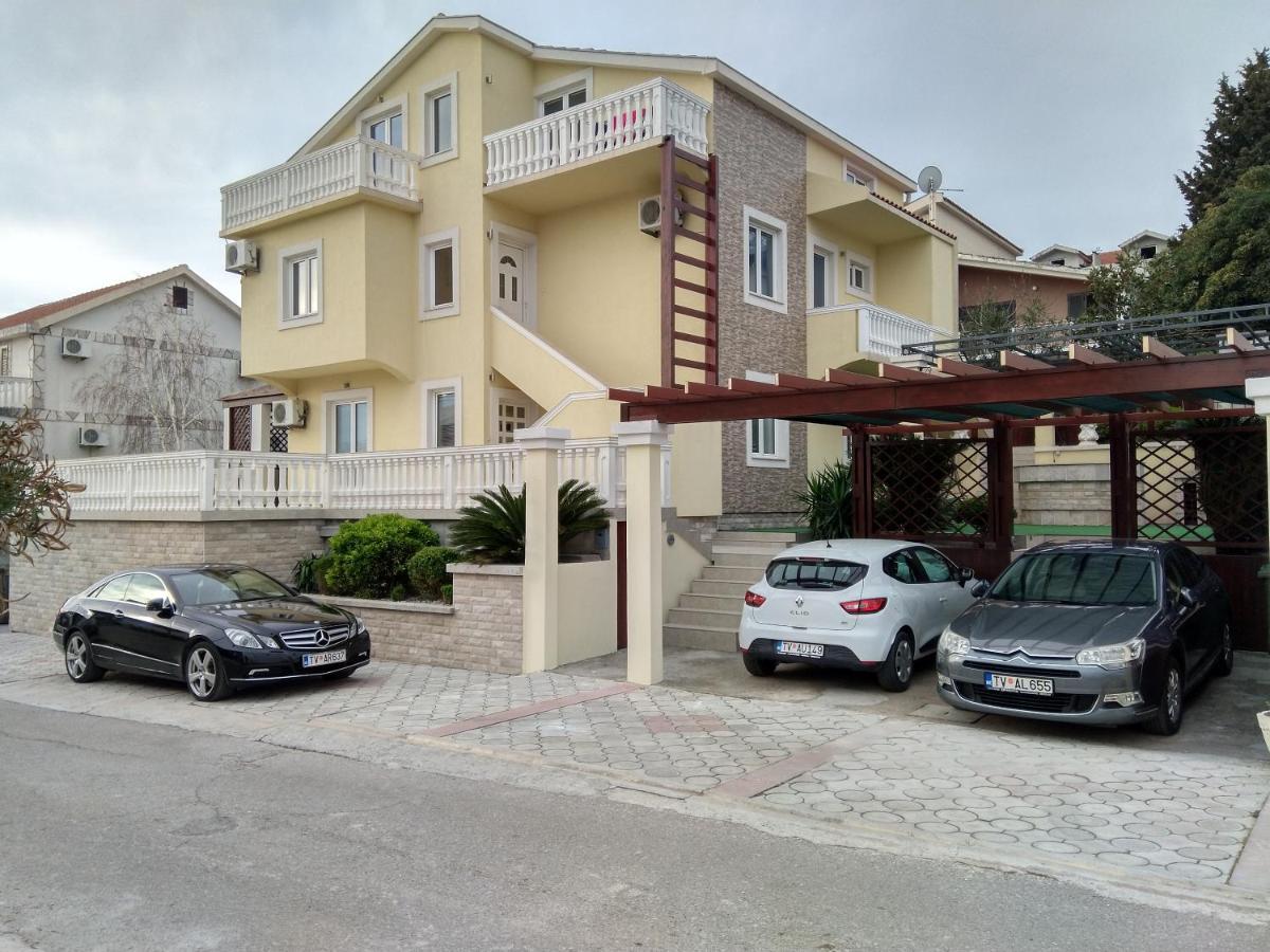 Apartments Sandra Tivat Eksteriør billede